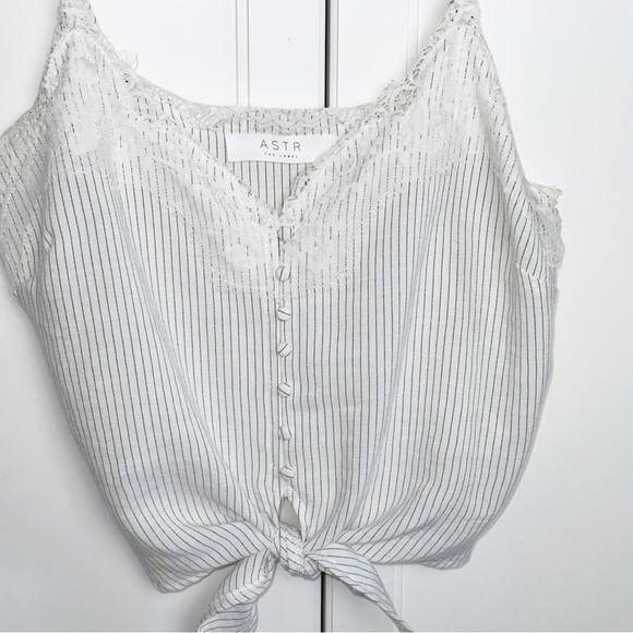 Astr The Label Tie Front Striped Lace Tank Small - Picture 3 of 11